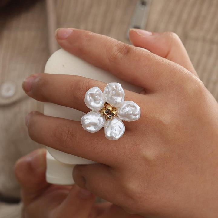 "Elonellaa" Adjustable Pearl Flower Ring