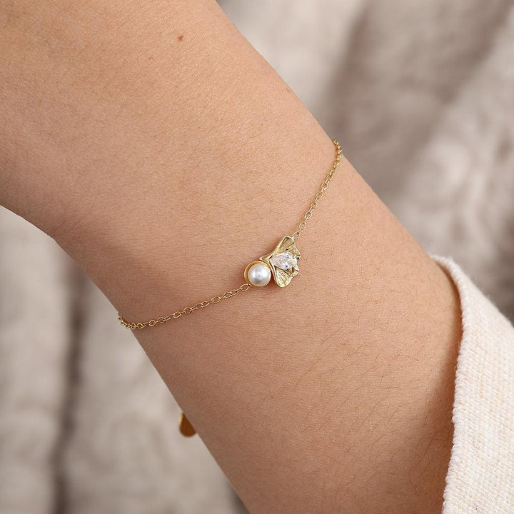 "Ivivia" Shell and Pearl Bracelet