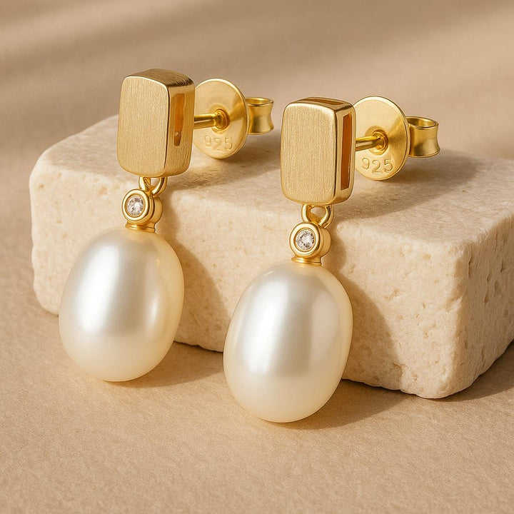 "Lunari" – Stud Earrings Made of 925 Silver with Freshwater Pearl & Zirconia