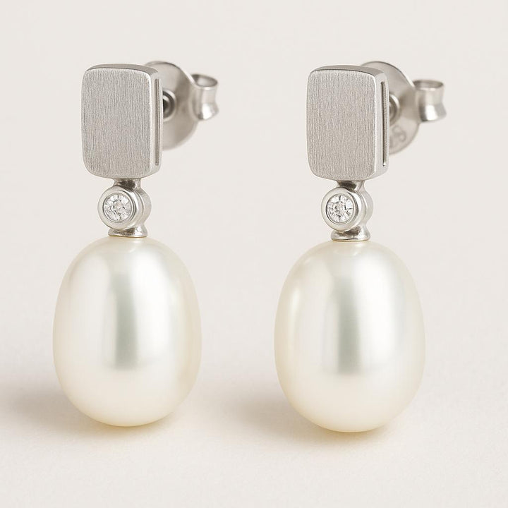 "Lunari" – Stud Earrings Made of 925 Silver with Freshwater Pearl & Zirconia