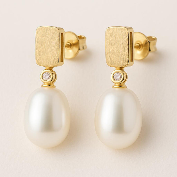 "Lunari" – Stud Earrings Made of 925 Silver with Freshwater Pearl & Zirconia