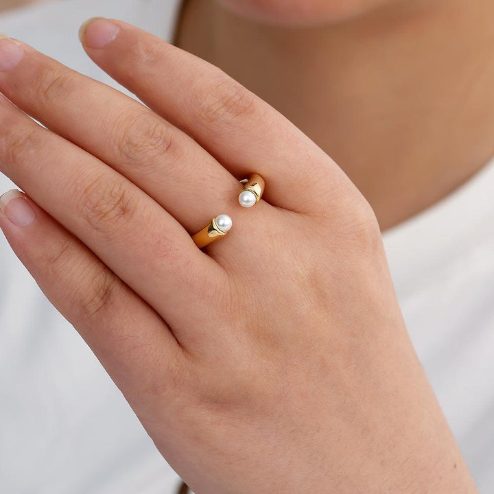 „Meliviva“ Towards Pearl Ring