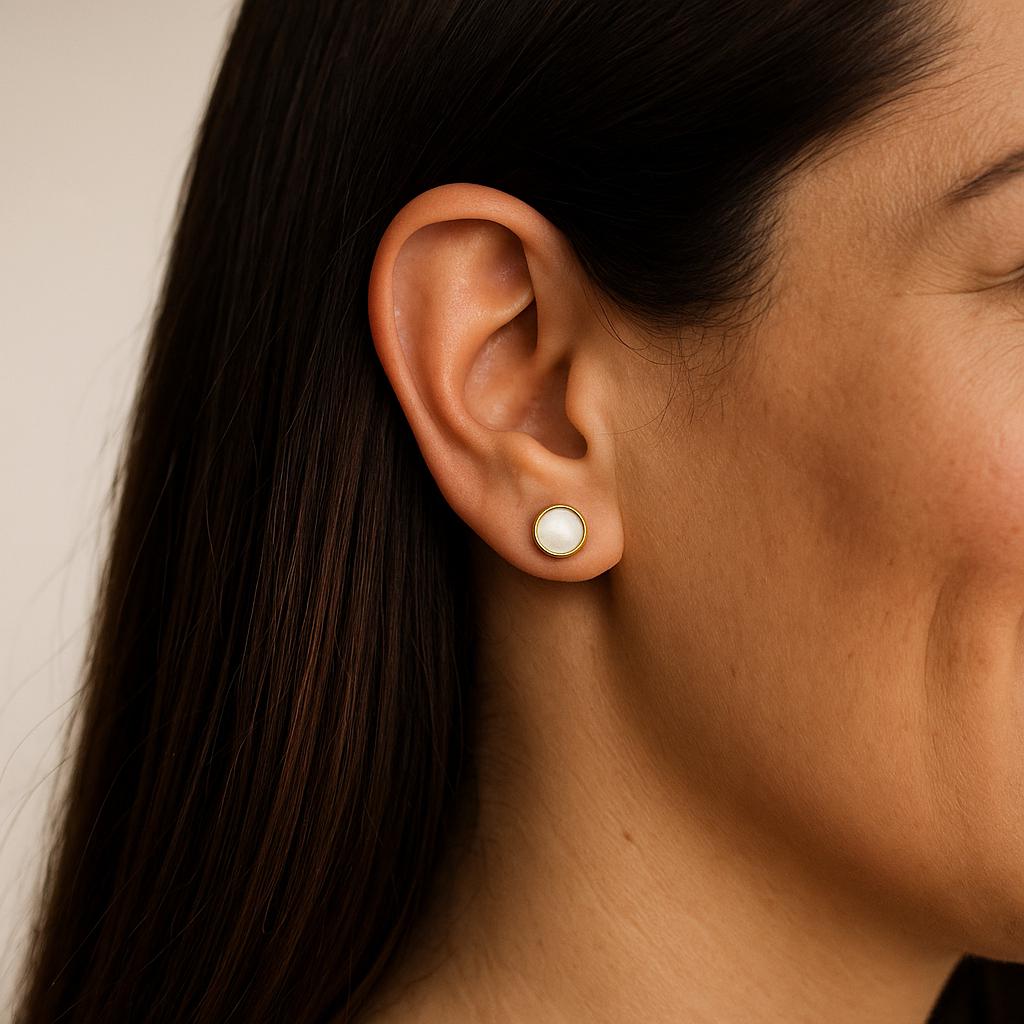 "Valenya" – Stud Earrings with Mother-of-Pearl Inlay